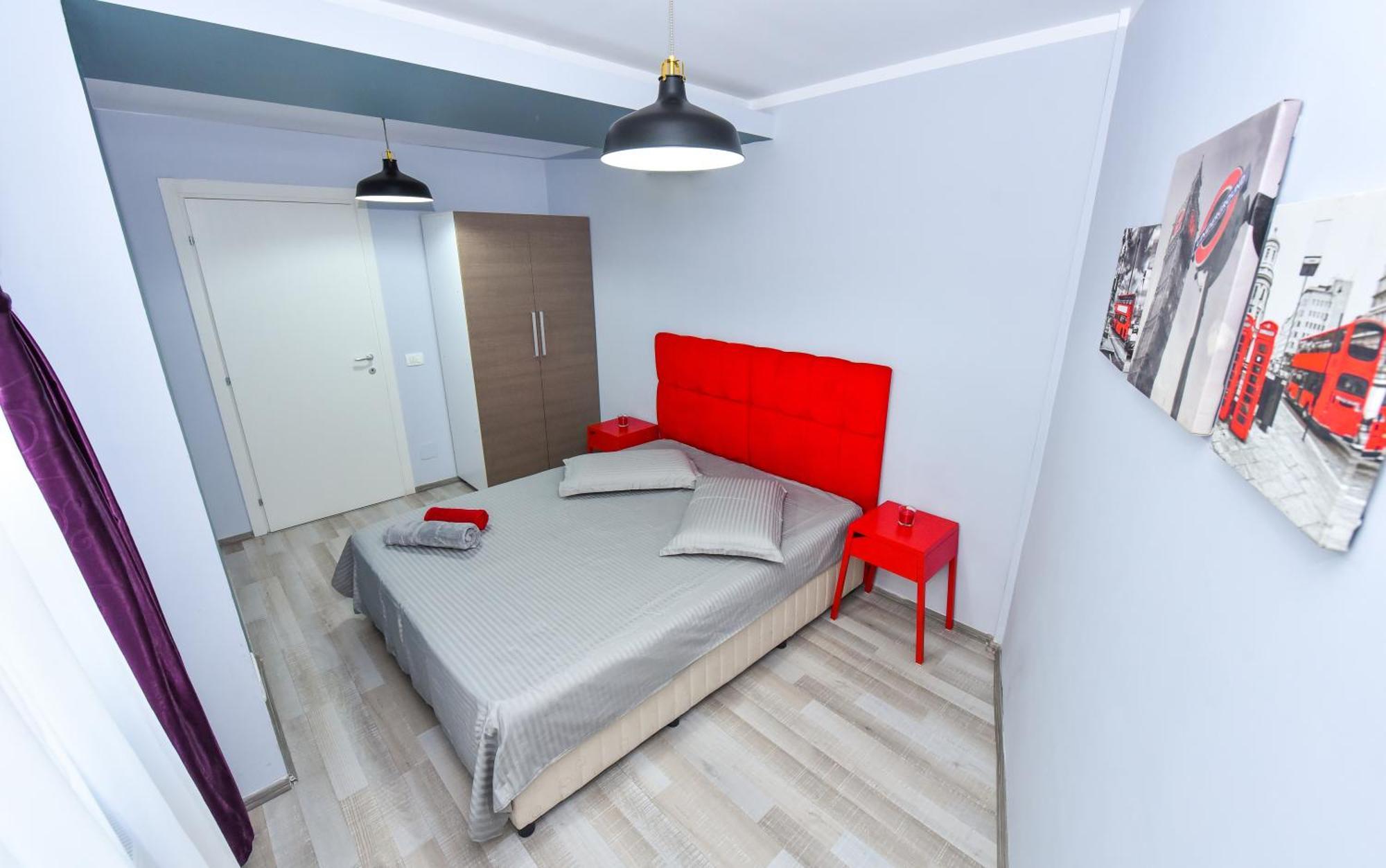 City Center Suite With Terrace บูคาเรสต์ ภายนอก รูปภาพ